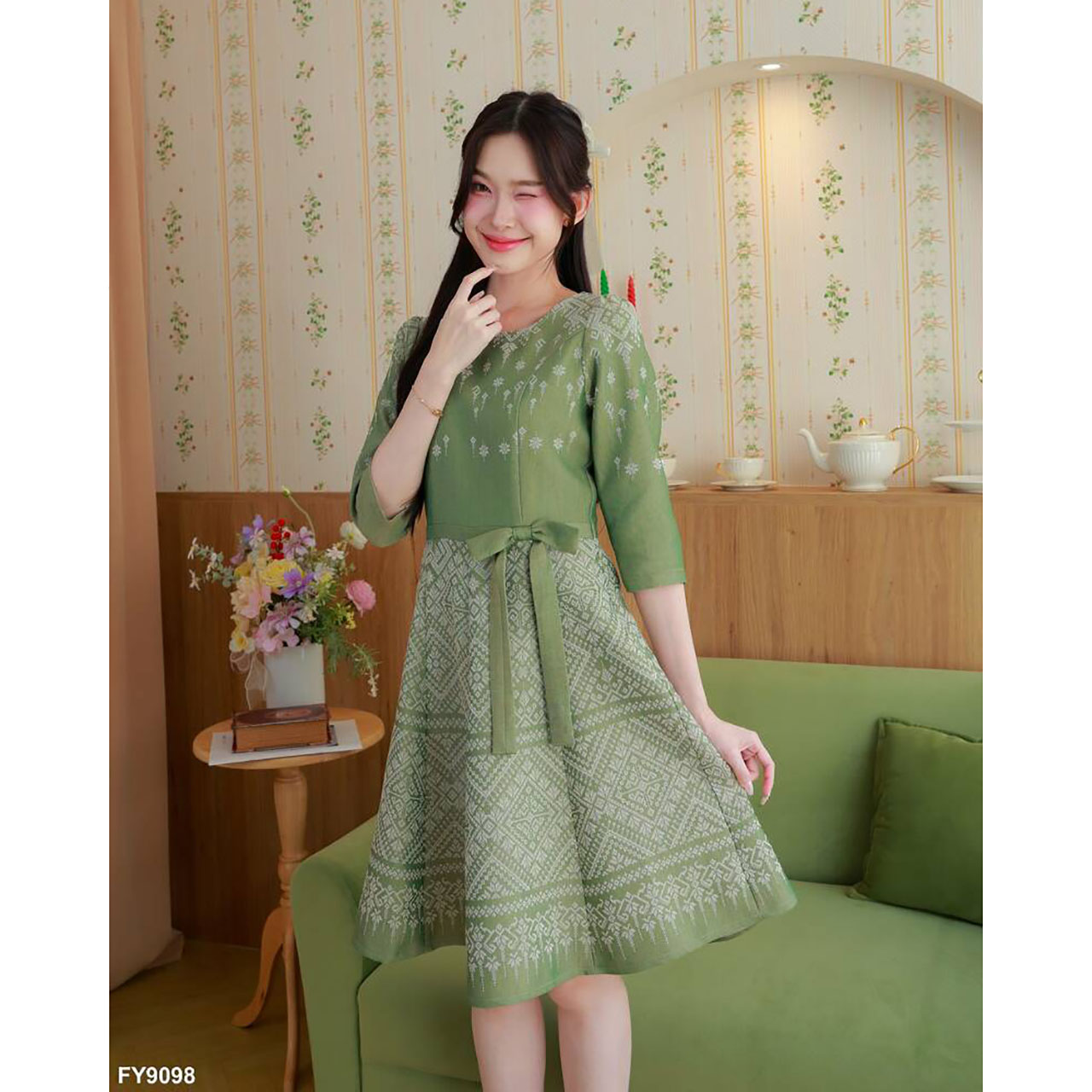 kudapy เดรสสั้น ผ้าไทยแขนยาวศอกเอวแต่งโบว์