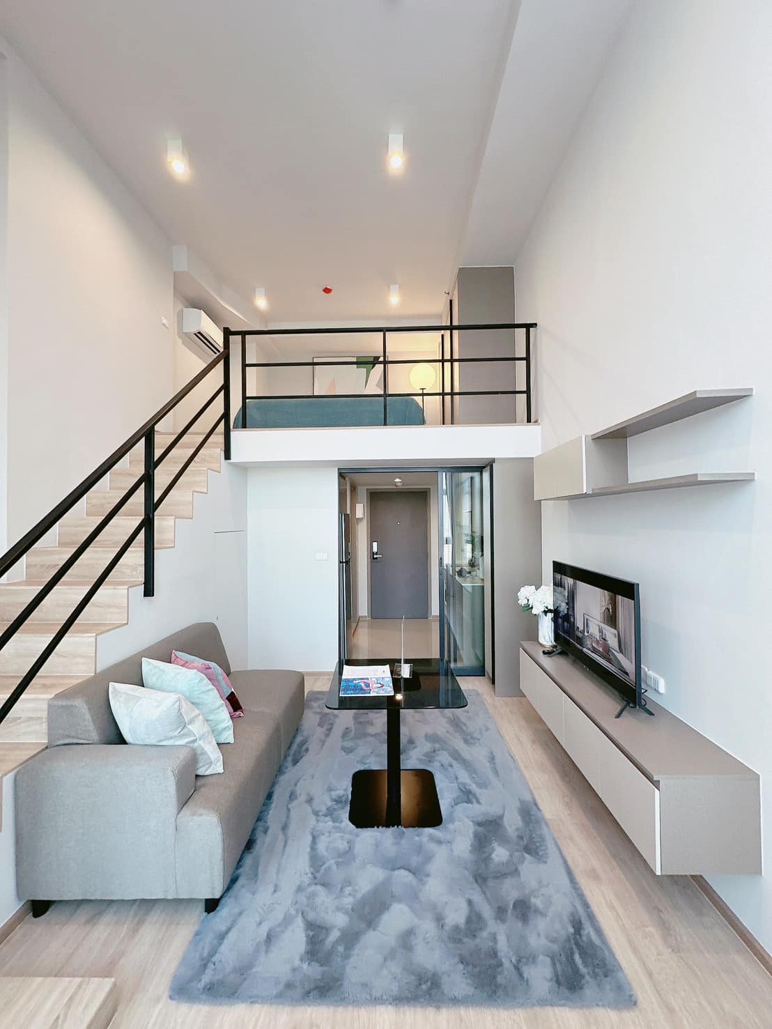 ปล่อยเช่าคอนโด IDEO Rama 9 - Asoke (ไอดีโอ พระราม 9 - อโศก) - ห้อง Duplex2ชั้น 1ห้องนอน 1ห้องครัว 1ห้องน้ำ 1ห้องนั่งเล่น - ใกล้ MRT พระราม 9 - ขนาดห้อง 40 ตรม. ชั้น 33