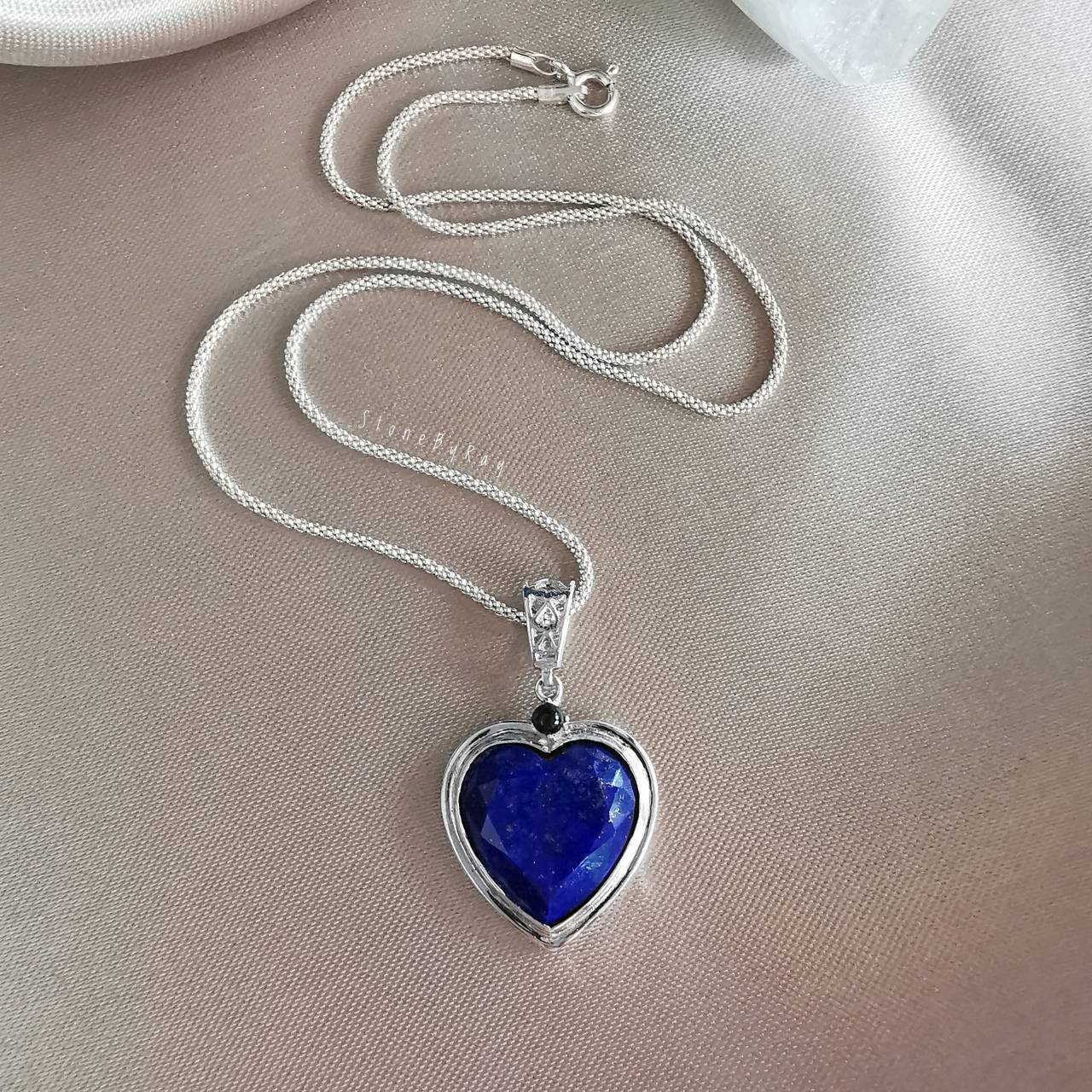 สร้อยคอเงินจี้หินลาพิสลาซูลีทรงหัวใจ Lapis Lazuli