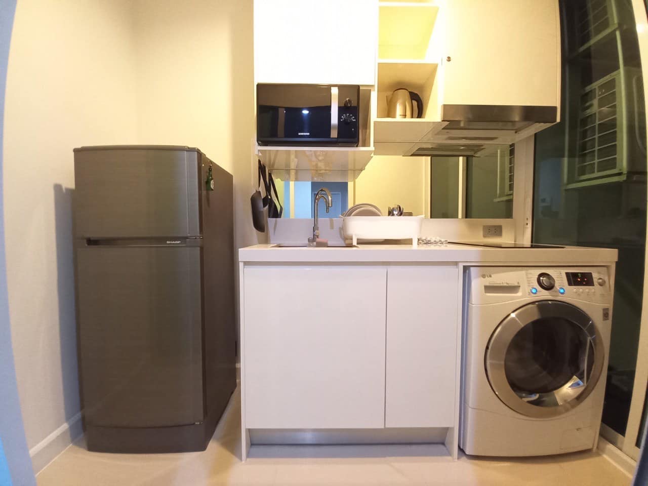 ให้เช่าห้องตกแต่งเครื่องใช้ไฟฟ้าครบสอบถามแอด Line ID : Smile-easy ที่ The Sky Sukhumvit (เดอะ สกาย สุขุมวิท)