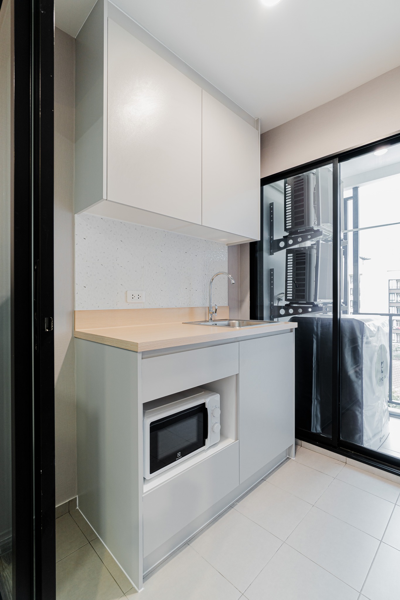 ให้เช่าคอนโด REACH Phahon Yothin 52 (รีช พหลโยธิน 52) เฟอร์ครบมีเครื่องซักผ้า