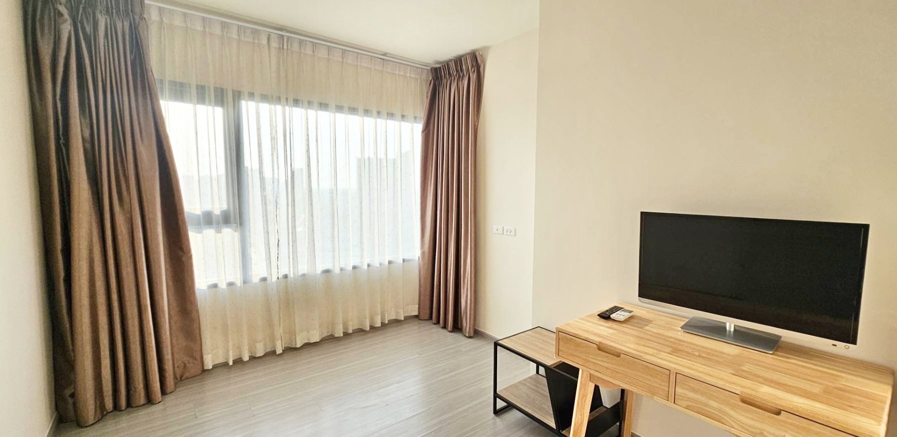 ให้เช่าคอนโด Aspire Sathorn - Ratchapruek (แอสปาย สาทร - ราชพฤกษ์) - 2ห้องนอน renovated ใหม่พร้อมเข้าอยู่ - การเดินทาง: รถไฟฟ้า BTS MRT บางหว้า 350 เมตร สามารถเดิน SKYWALK จากสถานีมาลงหน้าคอนโดได้เลย