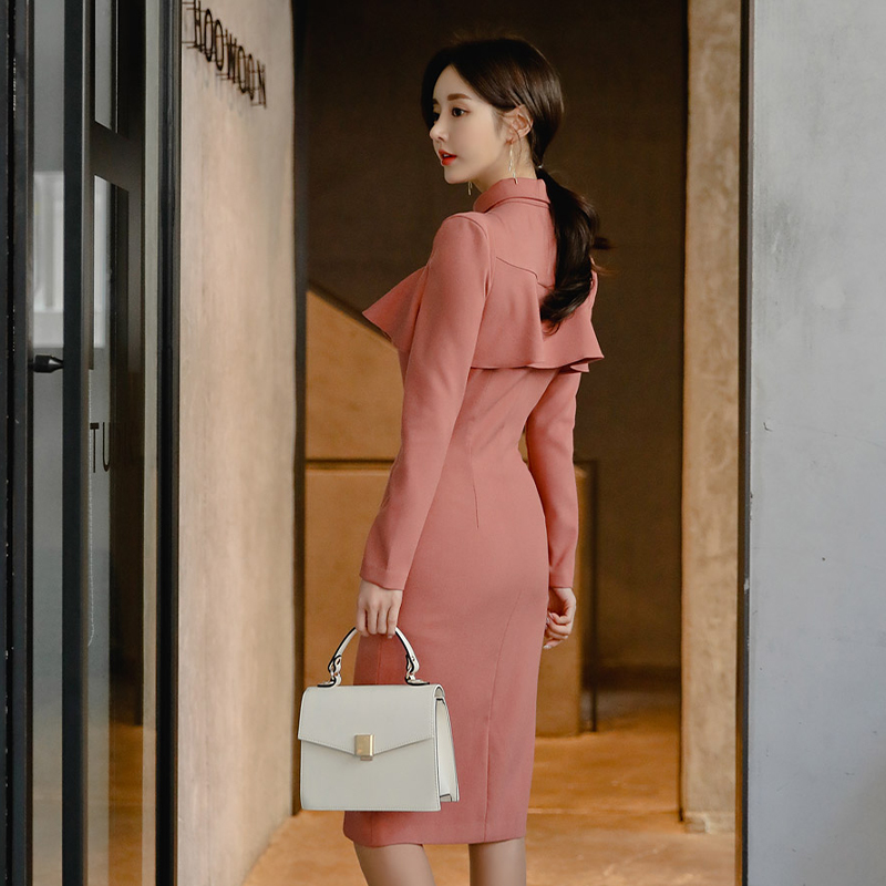 kudapy เดรสสีส้มแขนยาวคอปก กระดุมหน้า ทรงสอบ ผ้าโพลีเอสเทอร์ มีระบายด้านหน้าอกและด้านหลัง