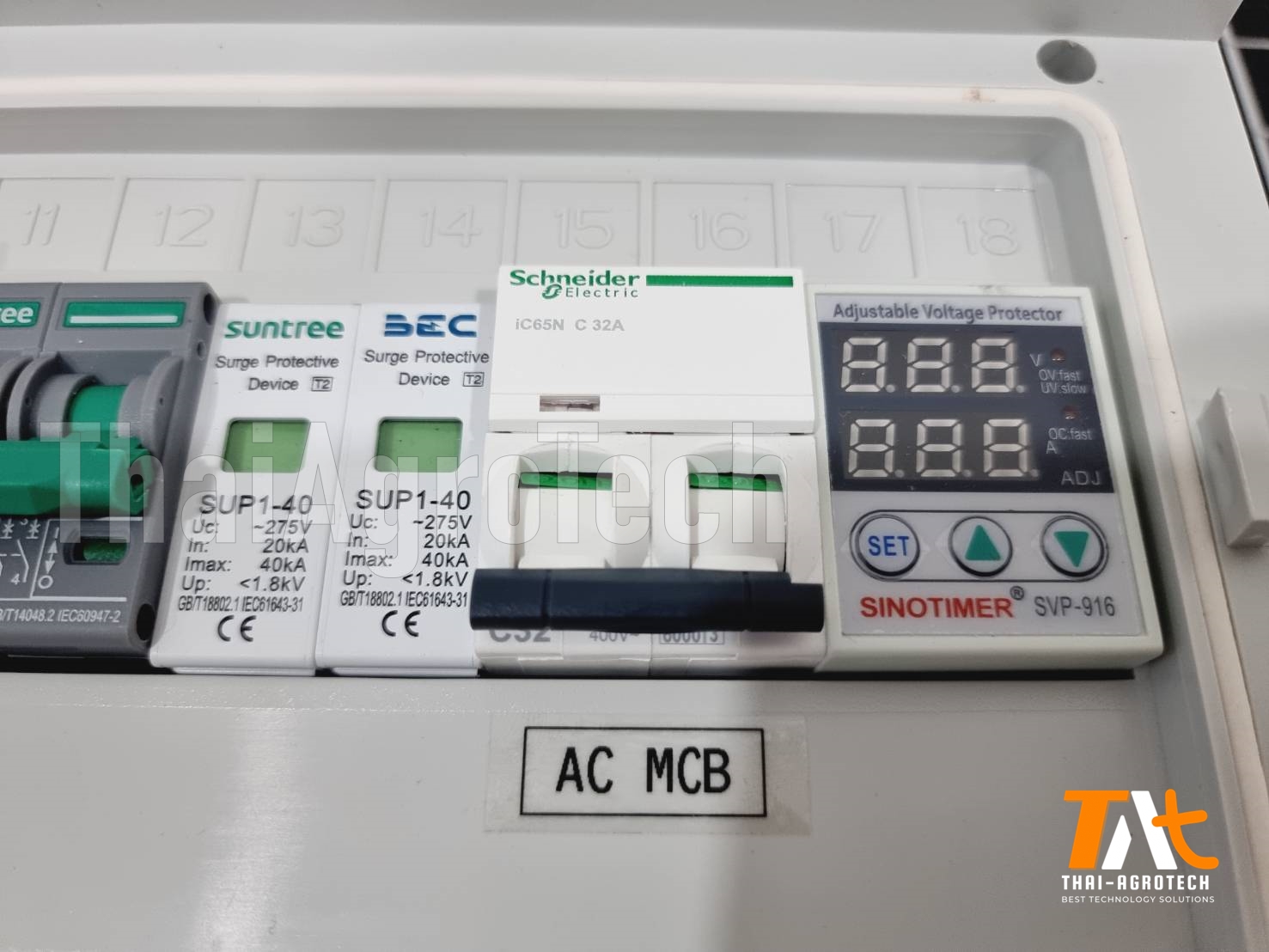 ตู้คอมบายเนอร์ OnGrid AC-DC Combiner box 2String (AC Breaker schneider Schneider) สำหรับระบบออนกริดขนาด 3-8 Kw 1Phase พิเศษ Voltage Surge Protector Relay