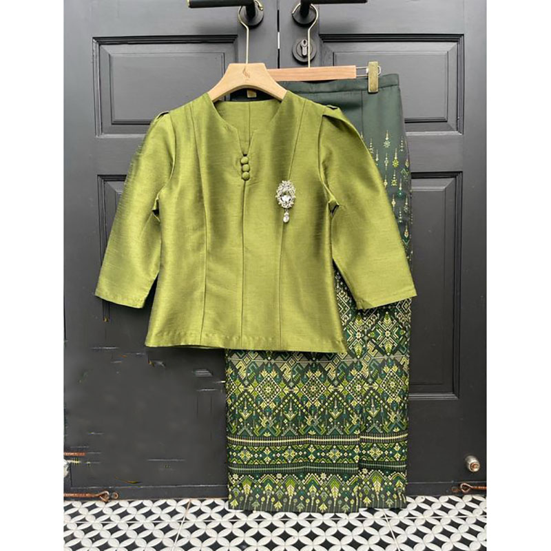 kudapy ชุดเซทชุดไทยประยุกต์สีเขียว/สีฟ้า งานไหม 3 เส้น 4 ตะกอ ใส่ออกงานสวยดูดี คุณนายมากๆ