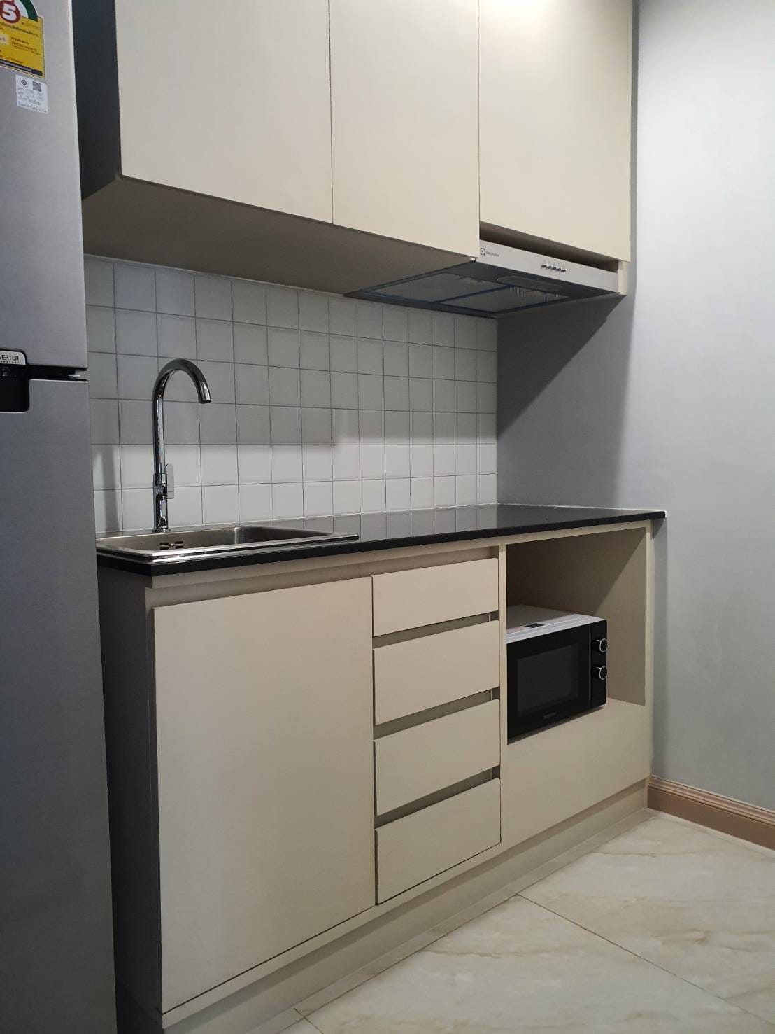 ปล่อยเช่าคอนโด Ruamjai Heights (ร่วมใจ ไฮท์) ซอย สุขุมวิท15 - 1ห้องนอน 1ห้องนั่งเล่น 1ห้องน้ำ - ใกล้ MRT เพชรบุรี BTS อโศก MRT สุขุมวิท