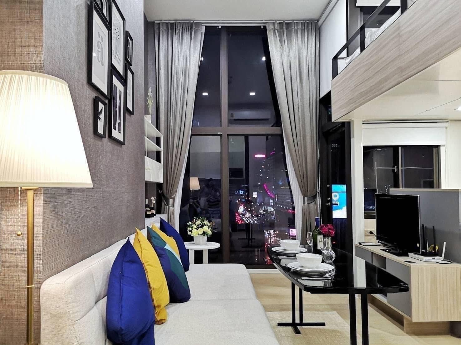 ให้เช่าคอนโด Chewathai Residence Asoke (ชีวาทัย เรสซิเดนซ์ อโศก) โซนพื้นที่ MRT พระราม 9 ห้องแบบ Duplex2ชั้น 1ห้องนอน / 1ห้องน้ำ ขนาดห้อง 40 ตรม. ชั้น 10 ทิศเหนือ
