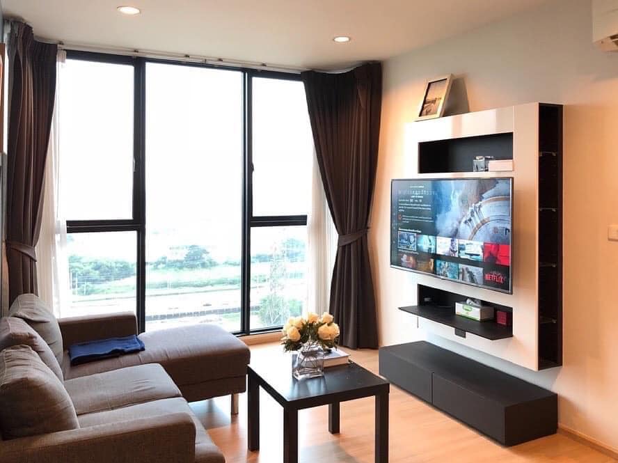 ให้เช่าห้องมุม2ห้องนอนเฟอร์ครบพร้อมอยู่สอบถามแอด Line ID : Smile-easy ที่ เดอะ เบส แจ้งวัฒนะ