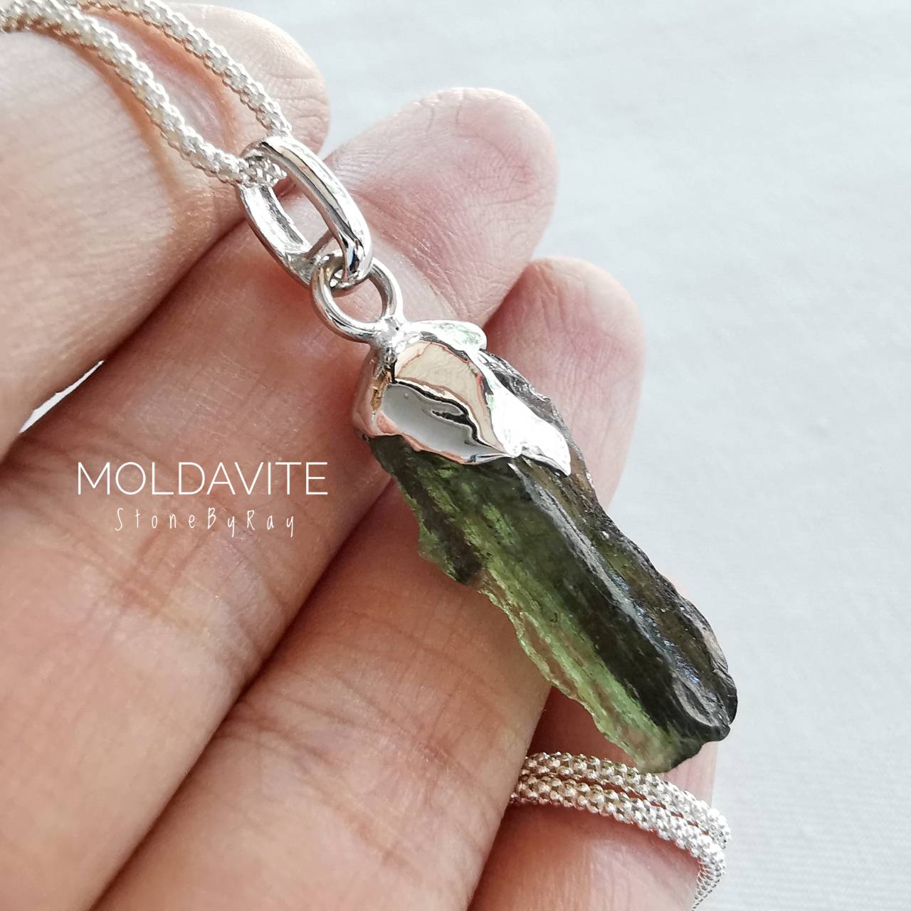 สร้อยคอเงินจี้สะเก็ดดาวโมดาไวท์(Moldavite)