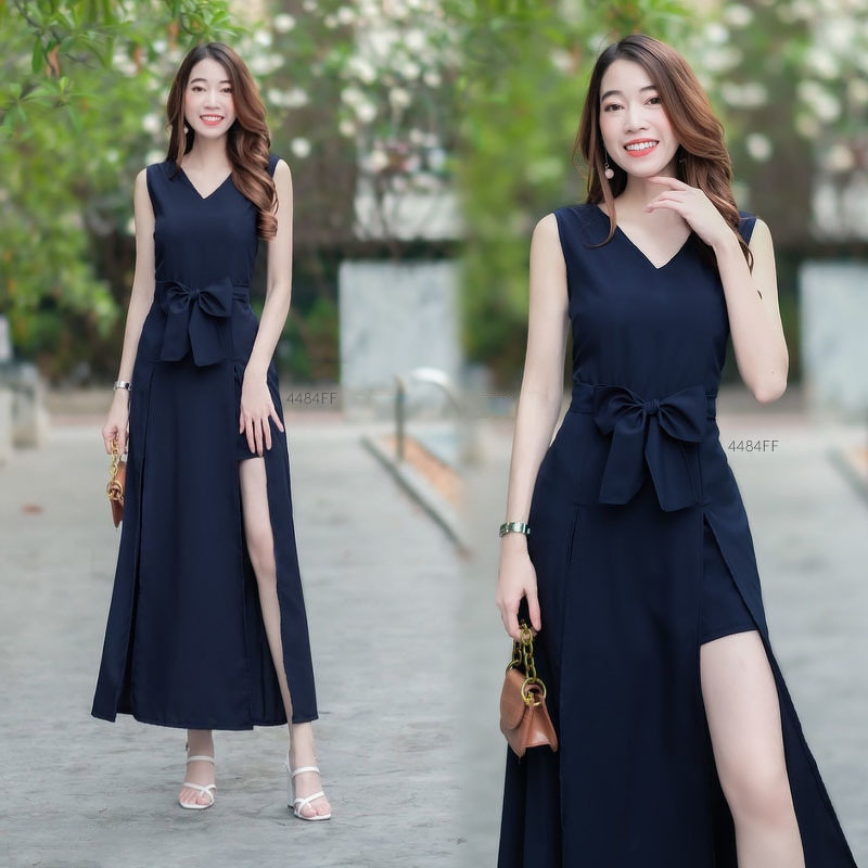 kudapy จั๊มสูทขาสั้นสีแดง ขาว ครีม กรม น้ำตาล ดำ คอวีแขนกุด ดีเทลแต่งผ่ายาวผ่าด้านหน้า ขาสั้นด้านใน มีซิปซ่อนด้านหลัง มีเชือกแยกสำหรับผูกเอว 1 เส้น