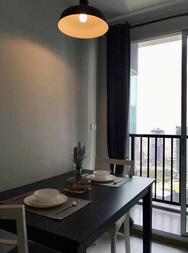 The Base Sukhumvit 77 ให้เช่าห้องน่าอยู่วิวสวยเฟอร์ครบ สอบถามแอด Line ID : Smile-easy