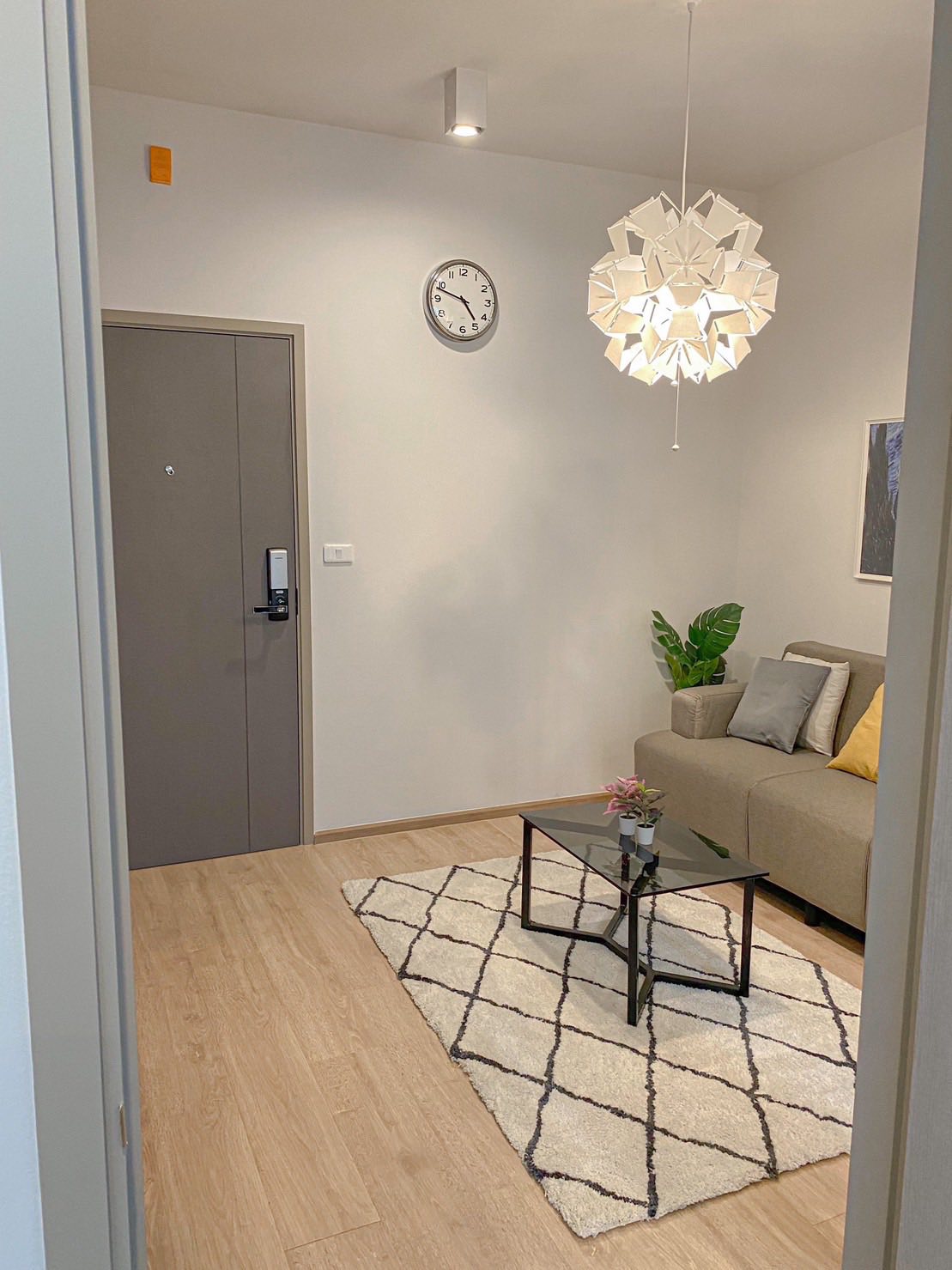 High Rise โซนพื้นที่ MRT พระราม 9 ให้เช่าห้องแบบ 1ห้องนอน 1ห้องน้ำ คอนโด IDEO Rama 9-Asoke (ไอดีโอ พระราม 9-อโศก) ขนาดห้อง 31.57 ตรม. ชั้น 9