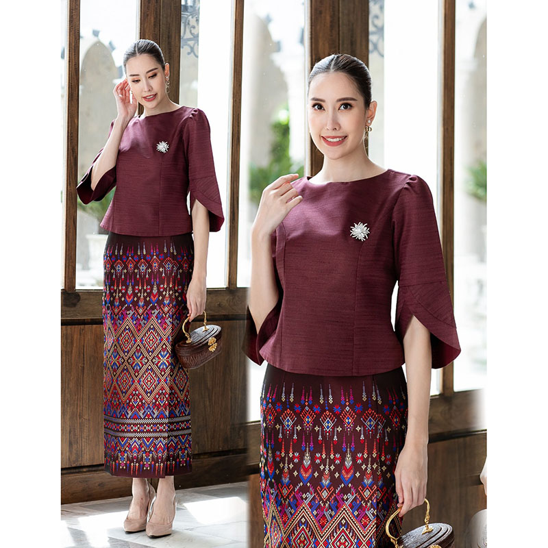 kudapy kudapy เสื้อผ้าไหมประยุกต์สีแดงลือดหมู/สีฟ้าอ่อน อัดกาวทั้งตัว ทรงสวย อยู่ทรง มีซิปหลังสวมใส่ง่าย แขนต่างสองชั้นสวย ใส่ออกงาน (เฉพาะเสื้อ)