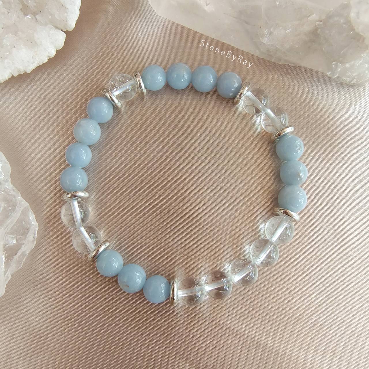 สร้อยข้อมือหินแองเจิลไลท์กับคริสตัลควอตซ์ Angelite