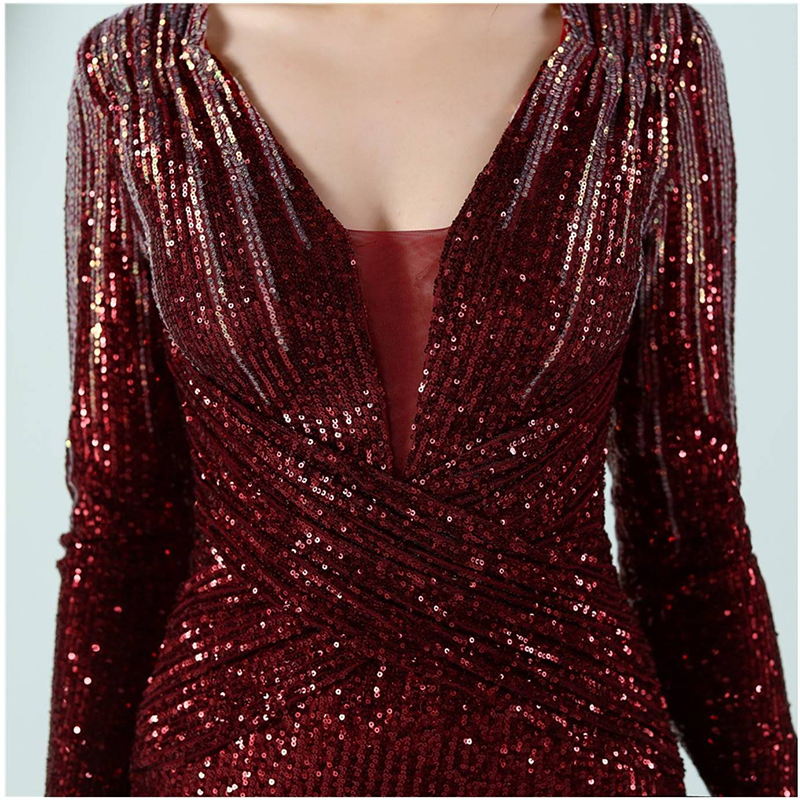 kudapy ชุดราตรียาวคอวีแขนยาวผ้ากริสเตอร์ทอแสง สีแดงเบอร์กันดี้,สีเขียว,สีชมพูโรสโกลด์ ผ้าขยายได้ สวมเข้ารูป ทรงสวย เรียบหรู มีบราเย็บติดข้างในชุด ซิปหลัง สำเนา สำเนา