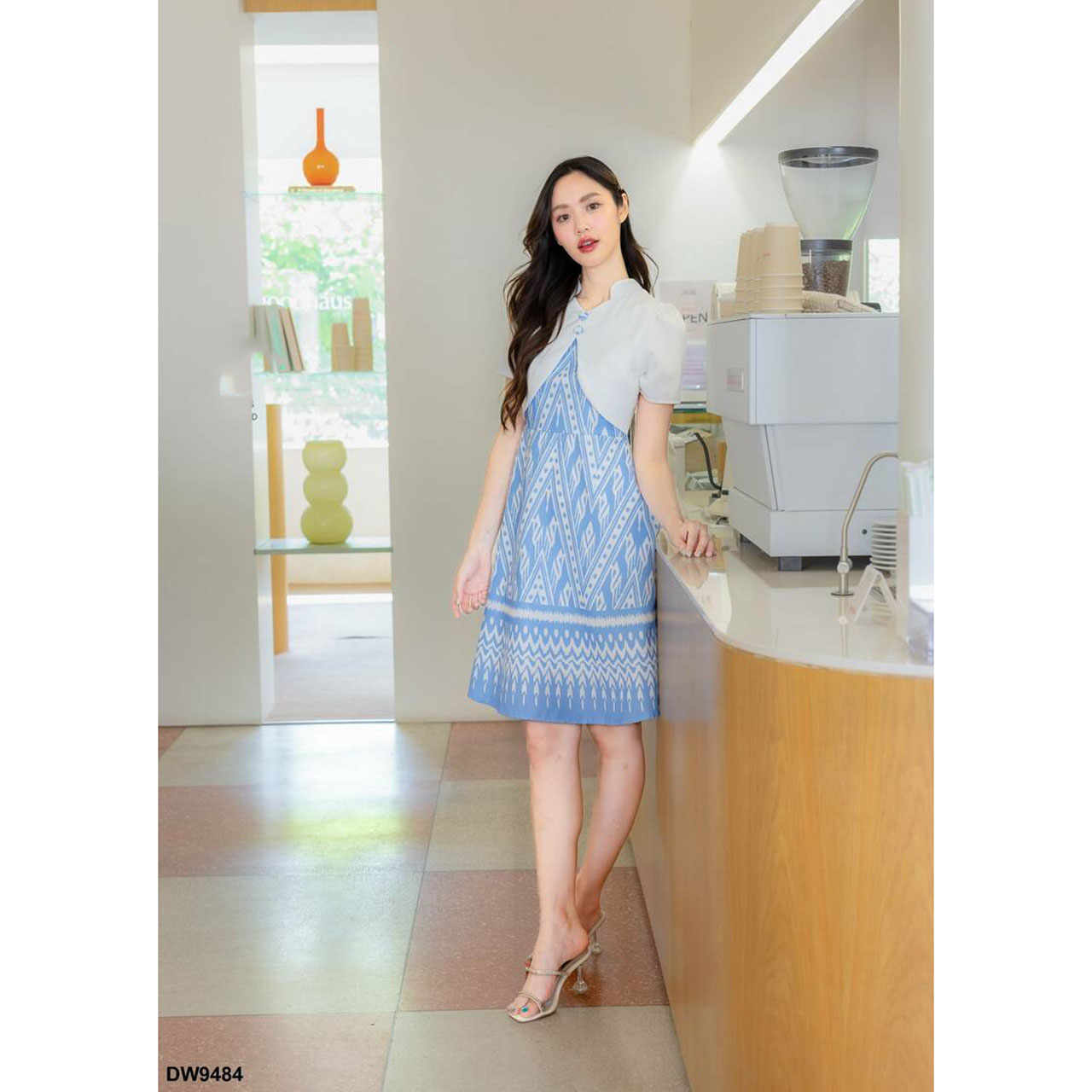 kudapy เดรสสั้นสีฟ้า ผ้าลายไทยกั๊กผ้าพื้น แขนสั้น