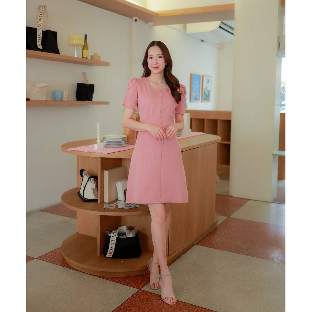 kudapy เดรสสั้นสีชมพู/สีดำ/สีแดง แขนตุ๊กตาแต่งกระดุม