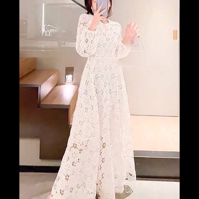 kudapy เดรสลูกไม้แขนยาว+เข็มขัด สีกรมท่า สีขาว สีเหลือง สีชมพู เดรสลายดอกไม้ลายชัดแน่นสวย ซิปยาวซ่อนด้านหลัง