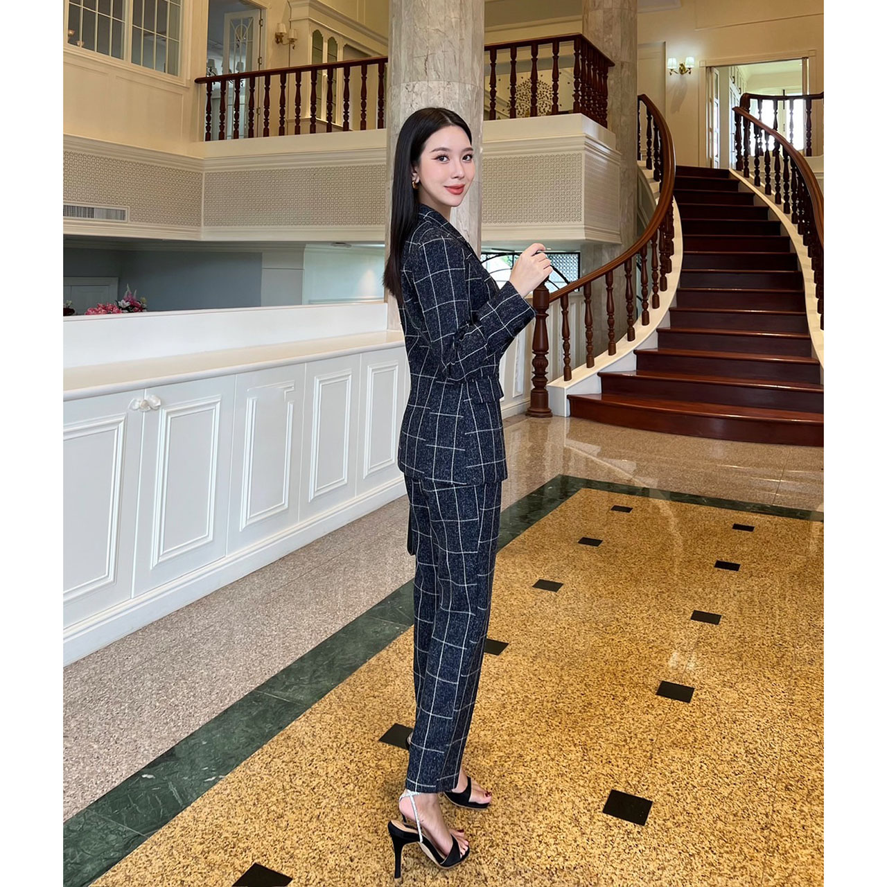 kudapy ชุดเซ็ทเสื้อ Blazer + กางเกงขายาวทรงบอกเล็ก กางเกงซิปตะขอหน้า ใส่สบาย มีซับในเสื้อและกางเกง