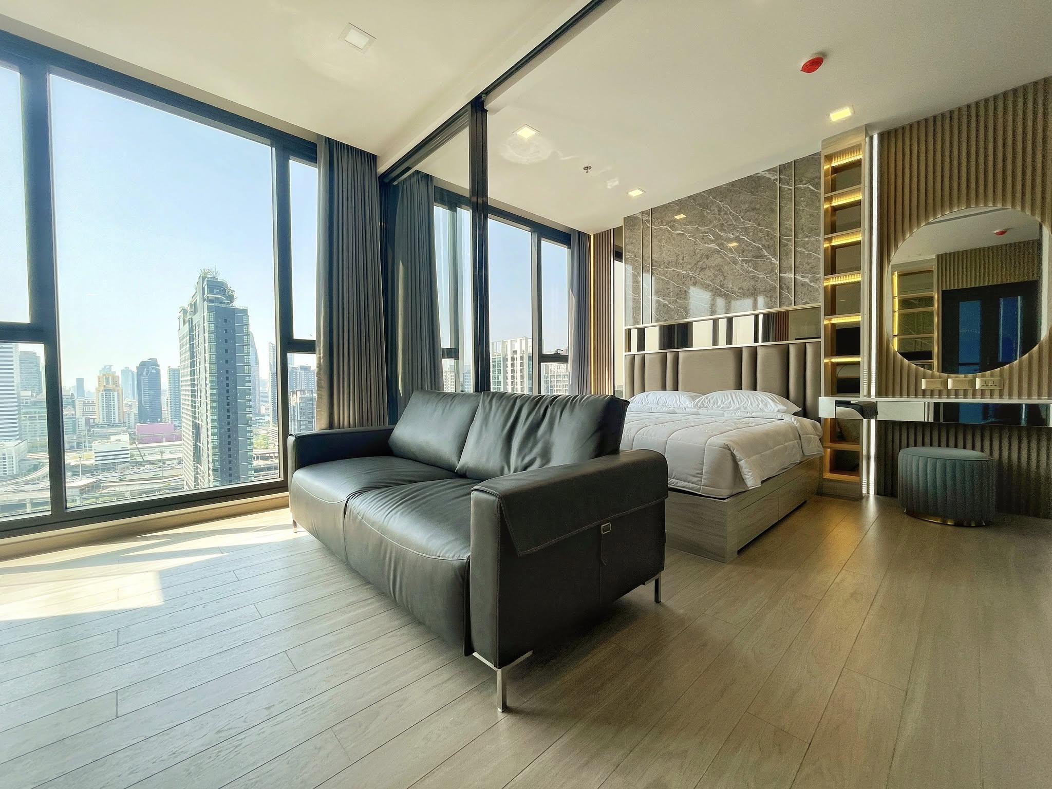 High Rise โซนพื้นที่ MRT พระราม9 ให้เช่าห้องแบบ 1ห้องนอน 1ห้องน้ำ คอนโด One9Five Asoke - Rama 9 (วันไนน์ไฟว์ อโศก - พระราม 9) ขนาดห้อง 40 ตรม. ชั้น 23 ตึก A
