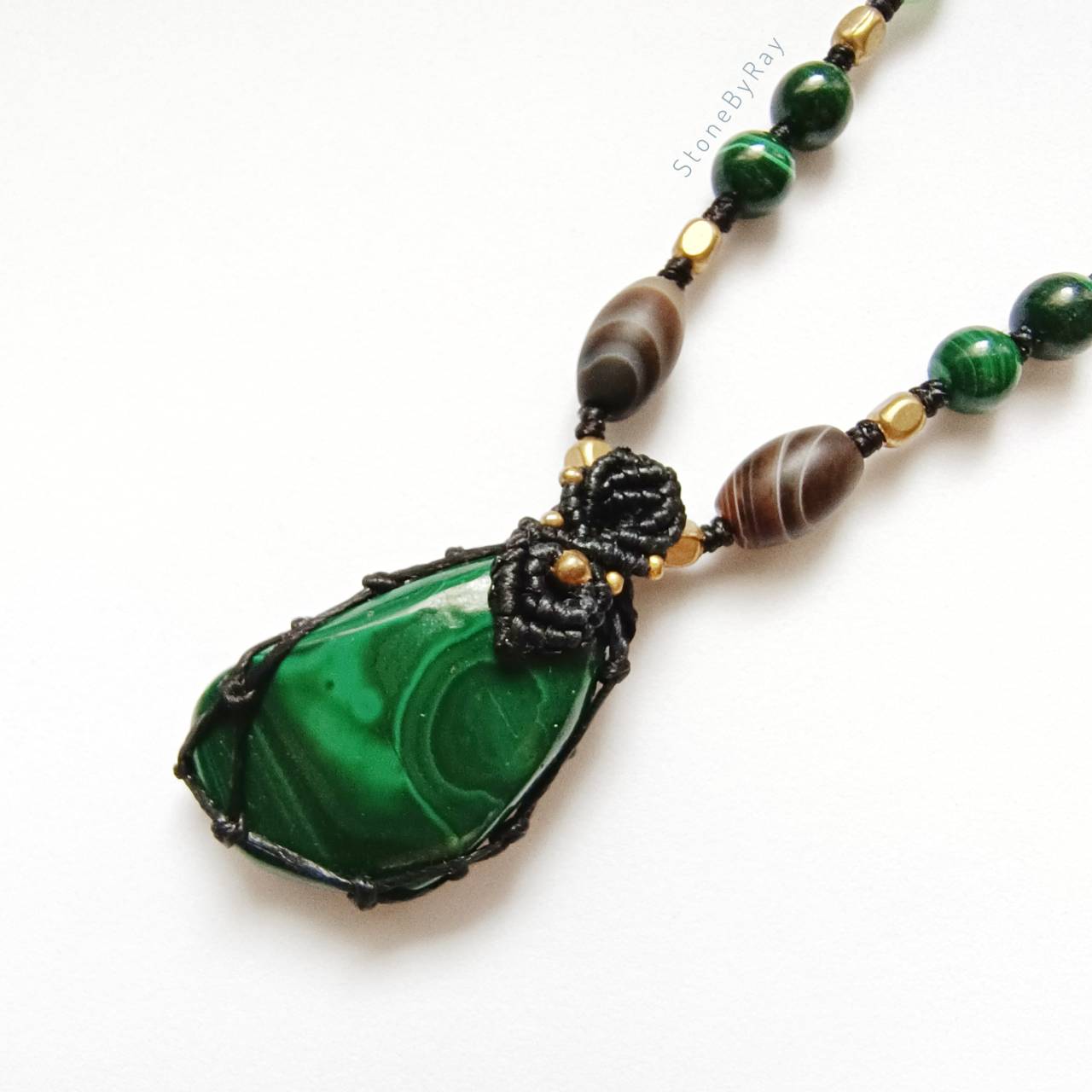 สร้อยคอเชือกถักจี้หินมาลาไคต์ Malachite