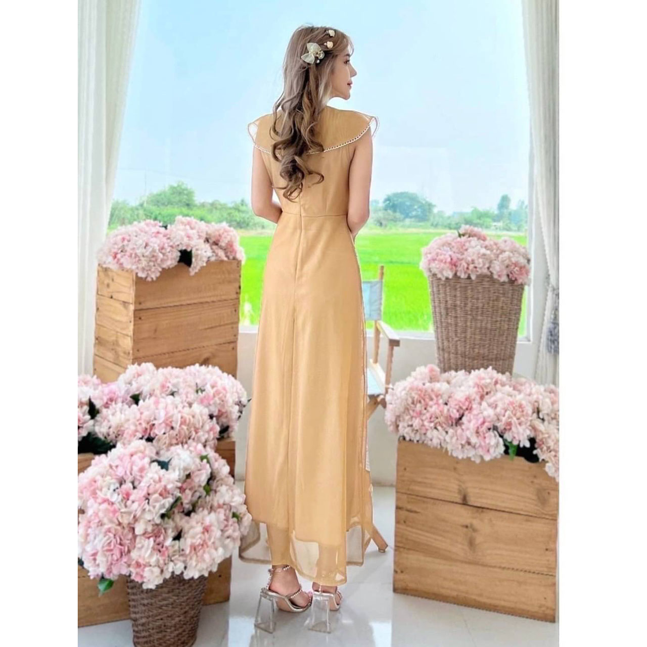 kudapy เดรสยาวสีน้ำตาลอ่อน ลูกไม้ แต่ง3ดี ผ้าทิ้งตัวทรงสวย