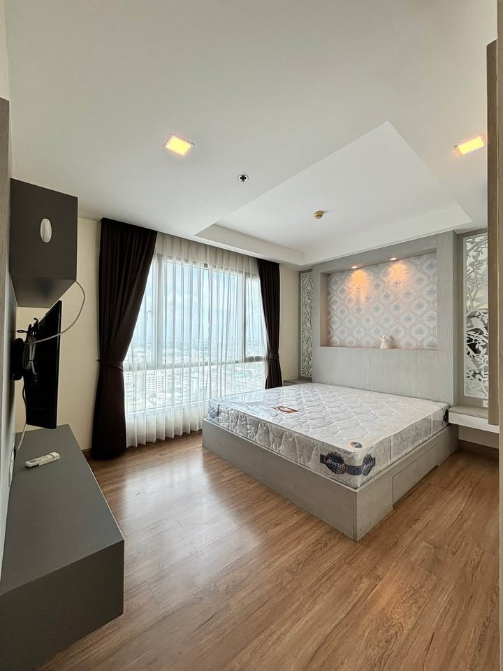 คอนโด Thru Thonglor (ทรู ทองหล่อ) High Rise โซนพื้นที่ ถนนเพชรบุรี MRTเพชรบุรี BTSทองหล่อ ให้เช่าห้องแบบ 2ห้องนอน 2ห้องน้ำ ขนาดห้อง 62 ตรม. ชั้น 24