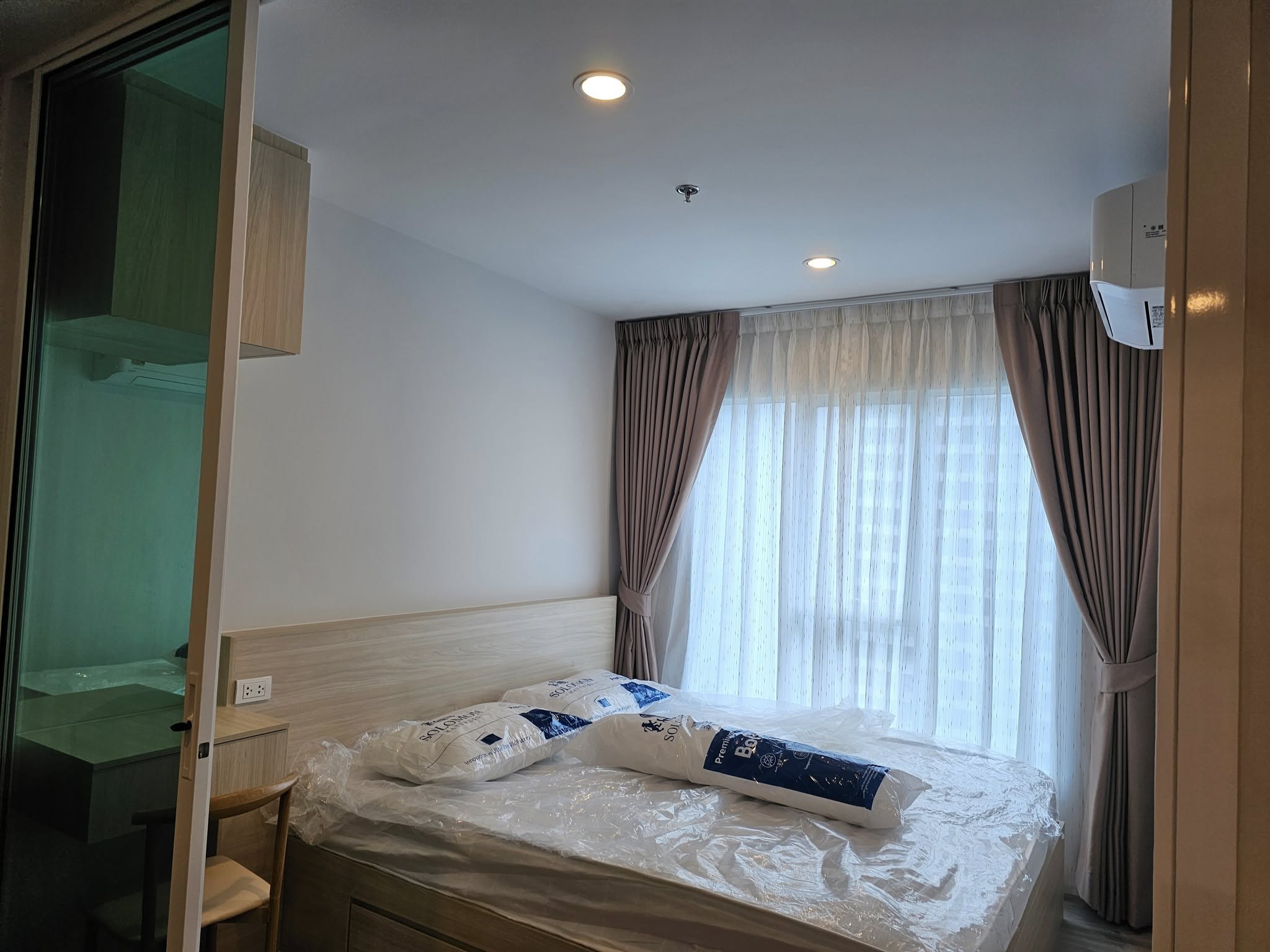 ให้เช่าคอนโด Regent home bangna (รีเจ้นท์ โฮม บางนา) โซนพื้นที่ BTS บางนา ห้องแบบ 1ห้องนอน / 1ห้องน้ำ / โซนครัวปิด ขนาดห้อง 28 ตรม. ชั้น 22 ตึก A