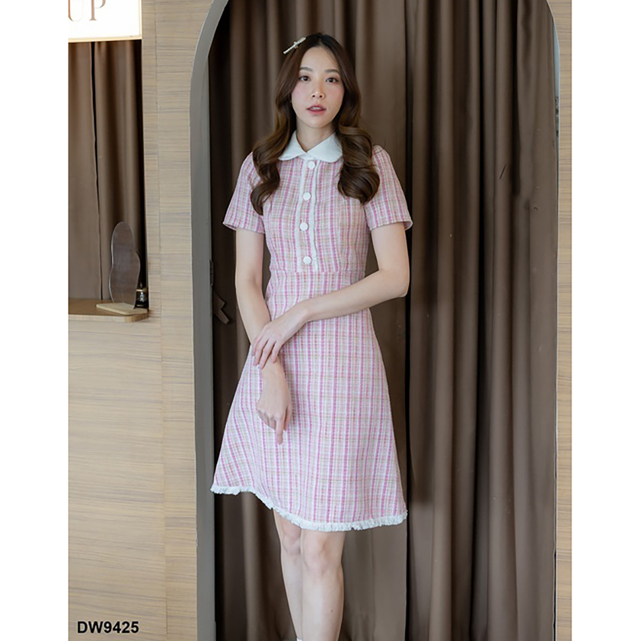 kudapy เดรสสั้นสีครีม/สีชมพู/สีฟ้า ทรงบานผ้าทวิตคอปกแต่งกระดุม4ชิ้น