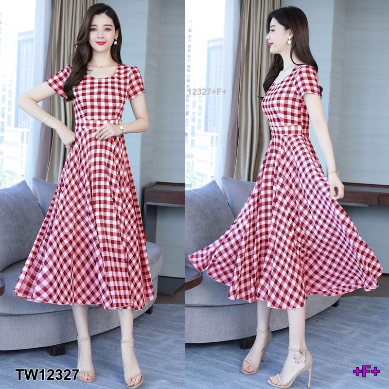 kudapy เดรสยาวสีดำ กรมท่า แดง คอกลมแขนสั้น ผ้าทอลายสก็อต กระโปรงยาวปล่อยระบาย มีซิปหลัง