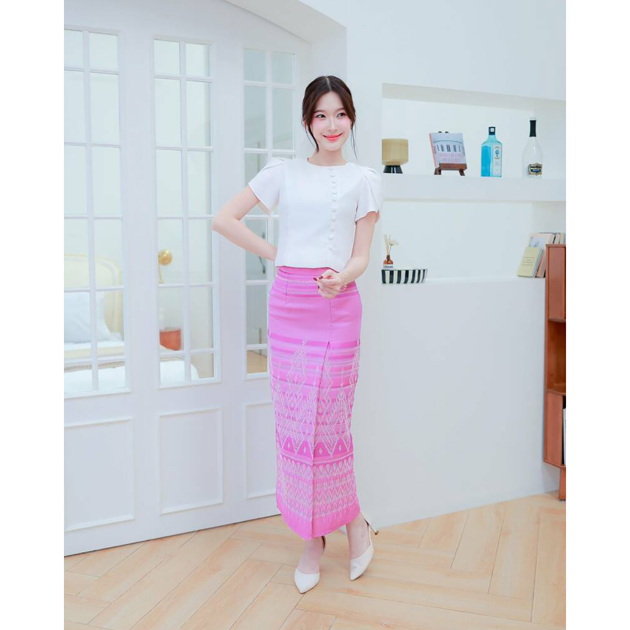 kudapy ชุดเซ็ทเสื้อผ้าไหมแต่งจีบตรวหัวไหล่ดูดี ผ้าถุงลายไทยสวยดูดีน่ารัก