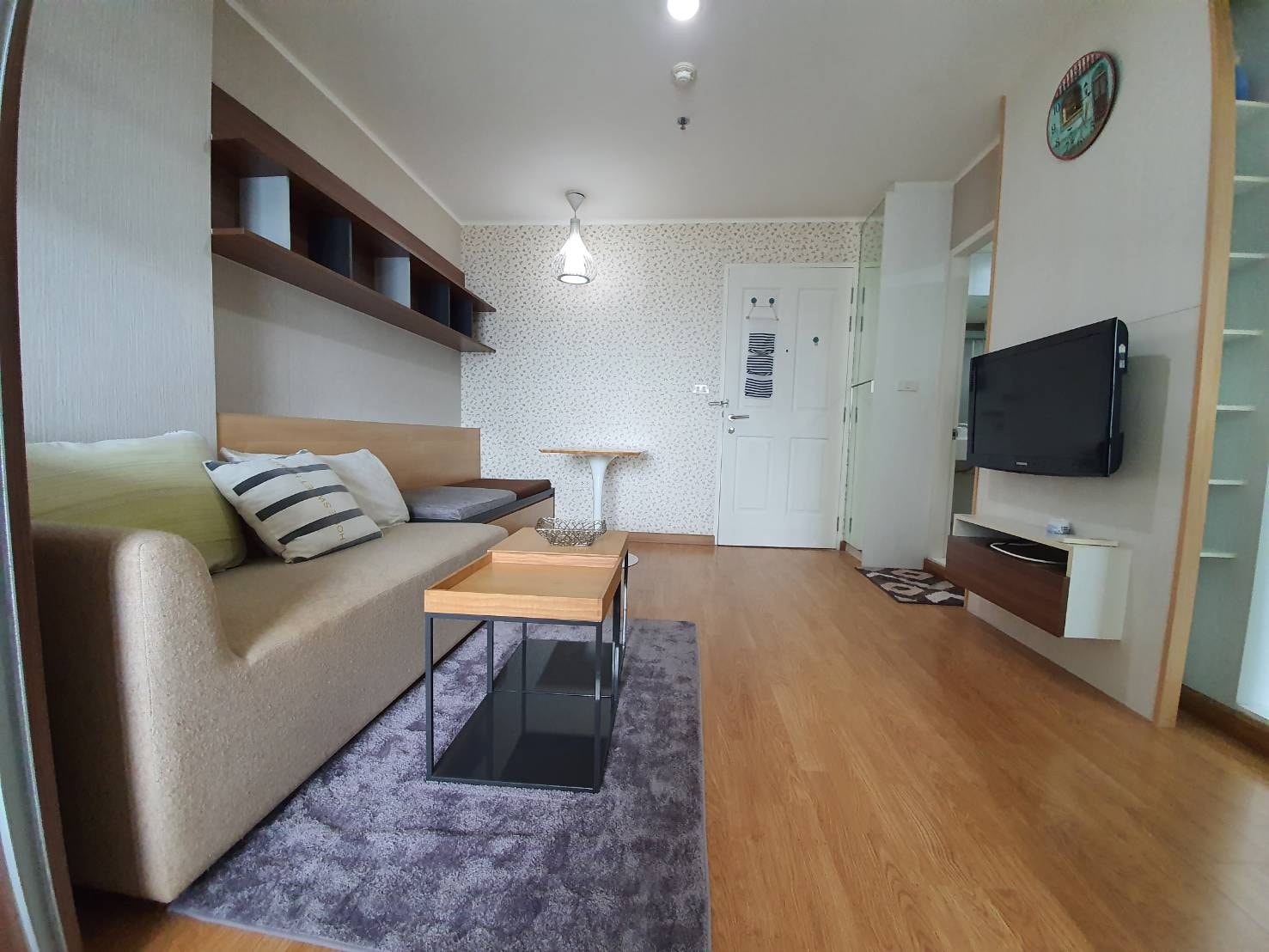 ห้องน่าอยู่ U Delight @ Jatujak Station ให้เช่าตกแต่งเฟอร์เครื่องใช้ไฟฟ้าครบ สอบถามแอด Line ID : Smile-easy