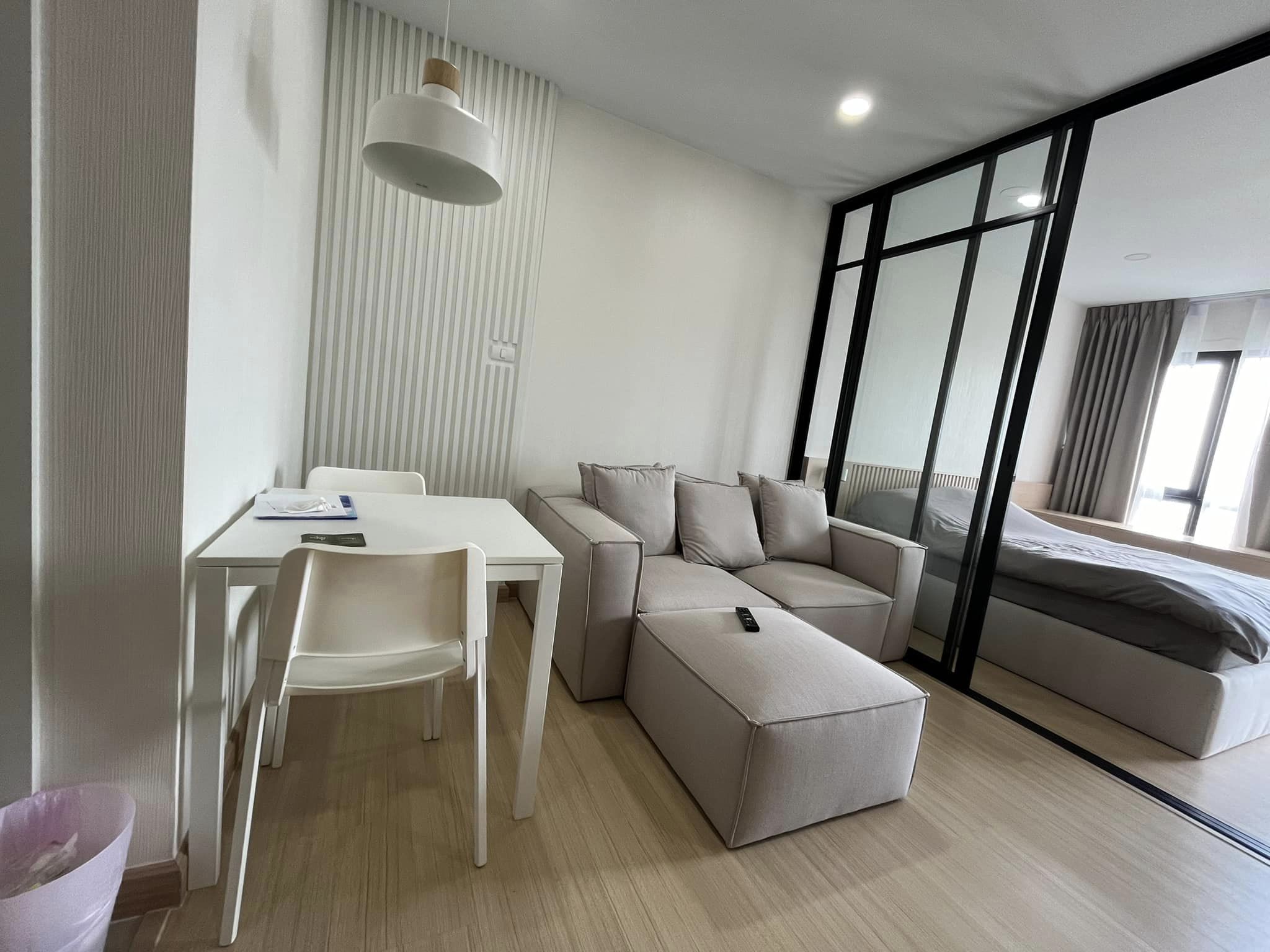 ปล่อยเช่าคอนโด Supalai Loft Prajadhipok-Wongwian Yai (ศุภาลัย ลอฟท์ ประชาธิปก-วงเวียนใหญ่) - 1ห้องนอน 1ห้องน้ำ 1ห้องนั่งเล่น - ใกล้ แพลตฟอร์ม วงเวียนใหญ่/ BTS วงเวียนใหญ่ - ขนาดห้อง 35 ตรม. ชั้น 12