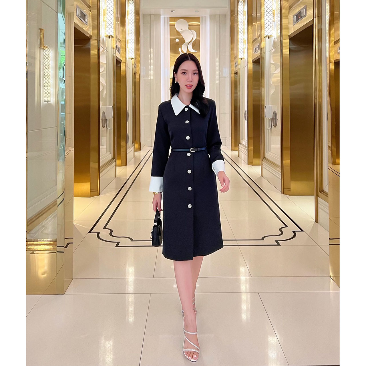 kudapy เดรสสูทสีดำ ทรงสวยคลาสสิค แต่งปกสีขาว มีความทิ้งตัว เดรสมีซับในทั้งตัว