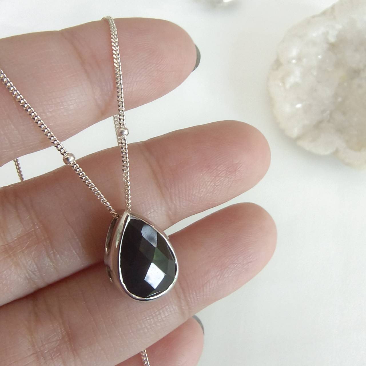 สร้อยคอเงินจี้หินสะเก็ดดาว Tektite