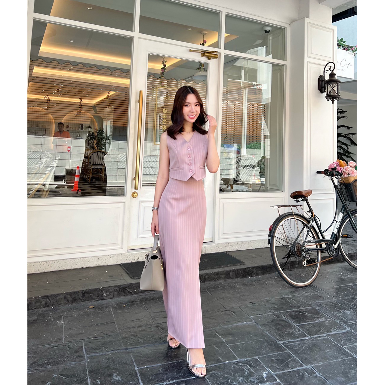 kudapy ชุดเซ็ทสีชมพูกะปิ/สีชมพูนู้ด/สีครีม ลายริ้วเสื้อแขนกุด+กระโปรงยาวผ่าหน้า สวยเกร๋มาก