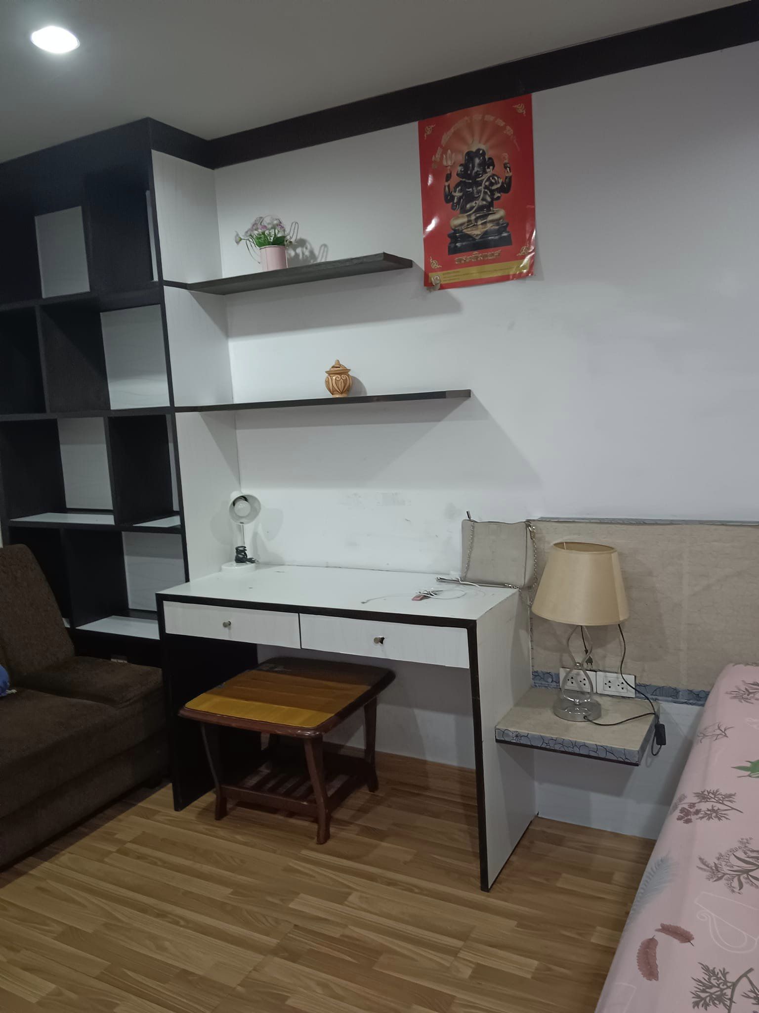 ให้เช่าคอนโด Regent Home 15 Changwattana (รีเจ้นท์ โฮม 15 แจ้งวัฒนะ) - ตกแต่งเฟอร์ครบวิวสระมีเครื่องซักผ้า - การเดินทาง: BTS วัดพระศรี