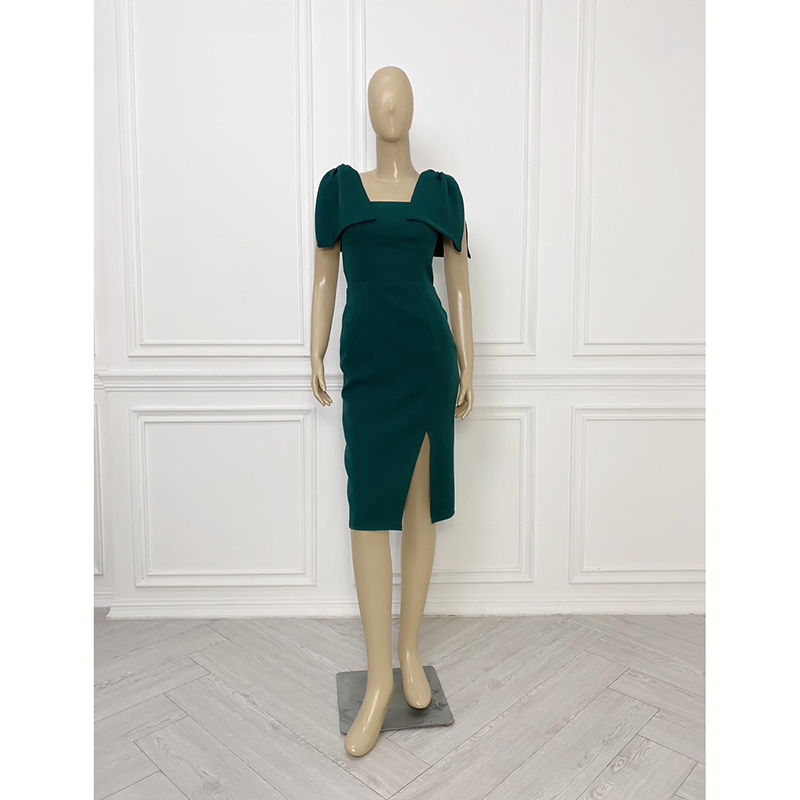 kudapy เดรสสั้นสีเขียว/สีแดงเลือดหมู สายเดี่ยวแต่งโบว์ไหล่ ใส่ออกงาน ใส่ทำงาน งานผ้ามอสเครปผ้าสวยอยู่ทรง งานมีซับใน ซิปด้านหลัง