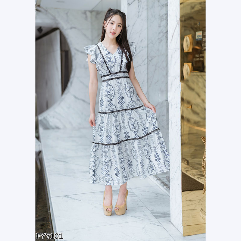 kudapy เดรสยาวสีขาว,ชมพุ .แขนระบายใส่ออกงานสวยดูดีมากๆ