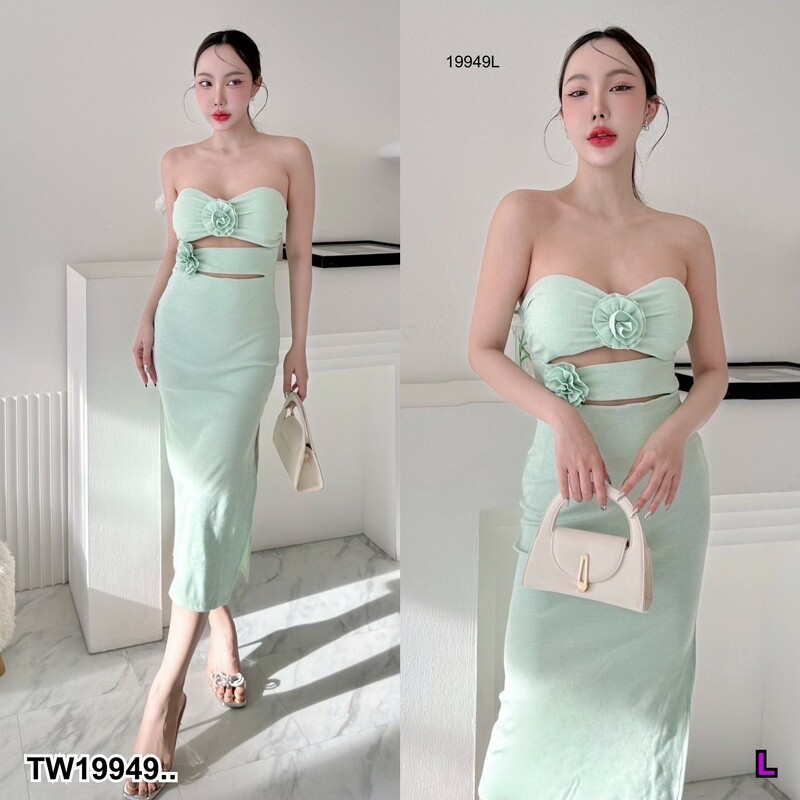 kudapy แม็กซีเดรส เดรสเกาะอก ผ่าข้าง แต่งด้วยดอกไม้ มีเสริฟองน้ำ ดีเทลดีงาม ผ้าเป็นผ้าร่องตัวถักวิ้ง