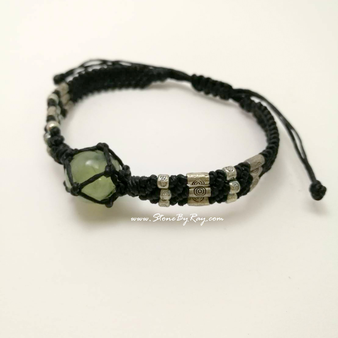สร้อยข้อมือเชือกถักหินพรีไนท์ (Prehnite)
