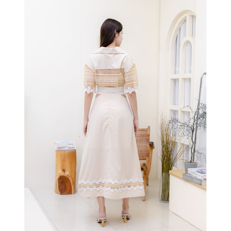 kudapy ชุด Set เสื้อครอป + กระโปรงยาวสีครีม บอกเลยว่าห้ามพลาดน้าา รุ่นนี้ใส่แบบชิคๆ ไปคาเฟ่ ไปเที่ยว ได้หลายลุคเลย