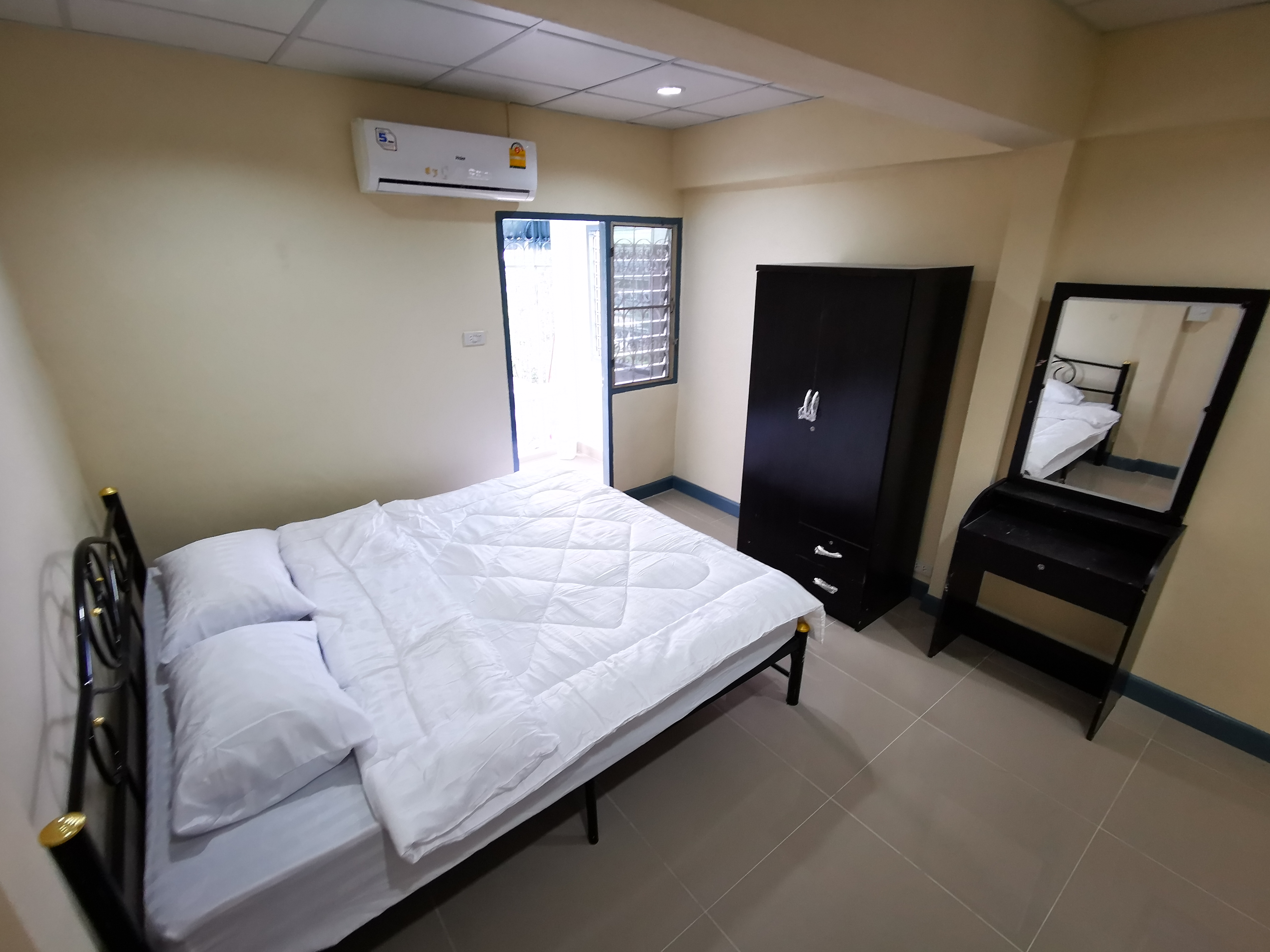 Nirun Condominium BTS Bangchak Fully Furnished Air Condition Furniture
