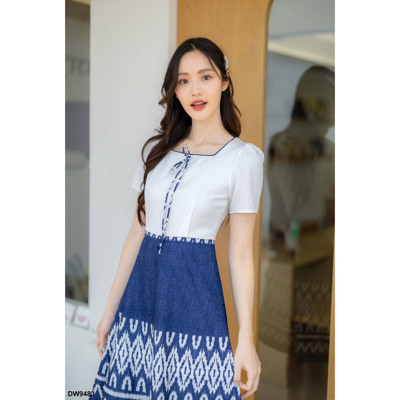 kudapy เดรสสั้นสีชมพู/สีกรม คอเหลี่ยมกระโปรงลายไทย