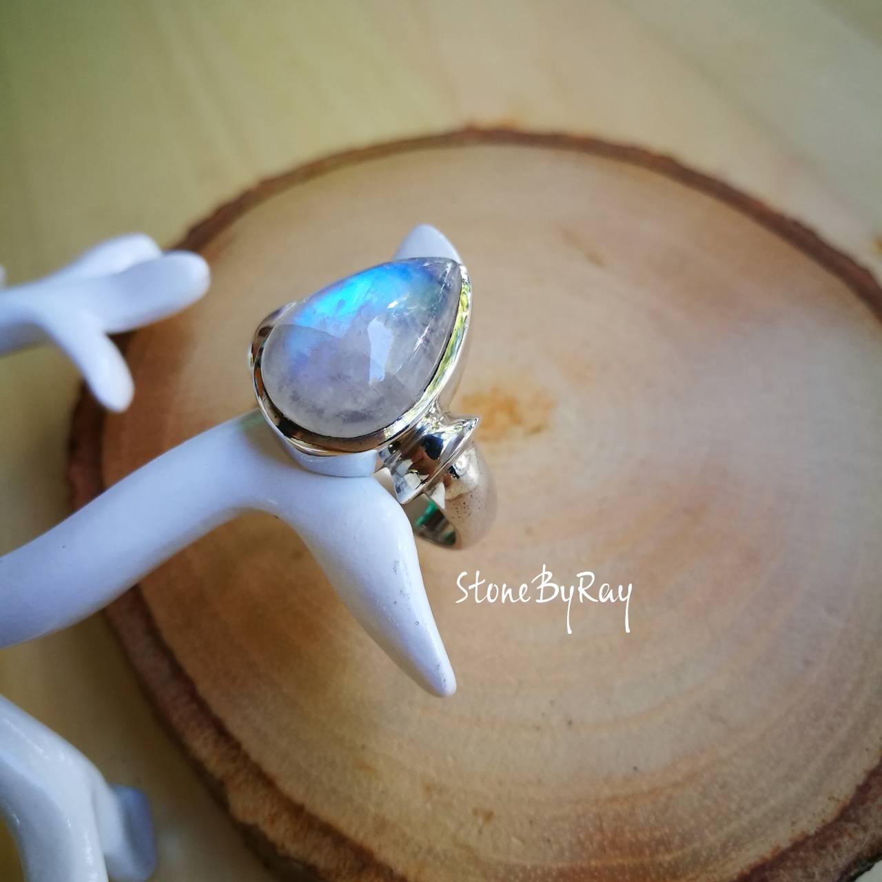 แหวนมูนสโตนทรงหยดน้ำ size 58