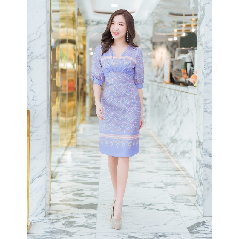 kudapy เดรสสั้นสีชมพู/สีม่วง คอวีสายรัดเอวใสออกงานสวยดูดีมากๆ