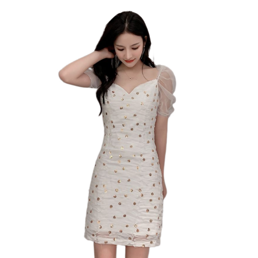 ชุดเดรสสั้นสีขาวเซ้กซี่มาก ทรงน่ารักสุดๆๆค่ะ มีสายให้ผูกเป็นโบว์ที่ด้านหลัง แต่งกริสเตอร์เพิ่มดีเทลให้ดูหรูหรา M