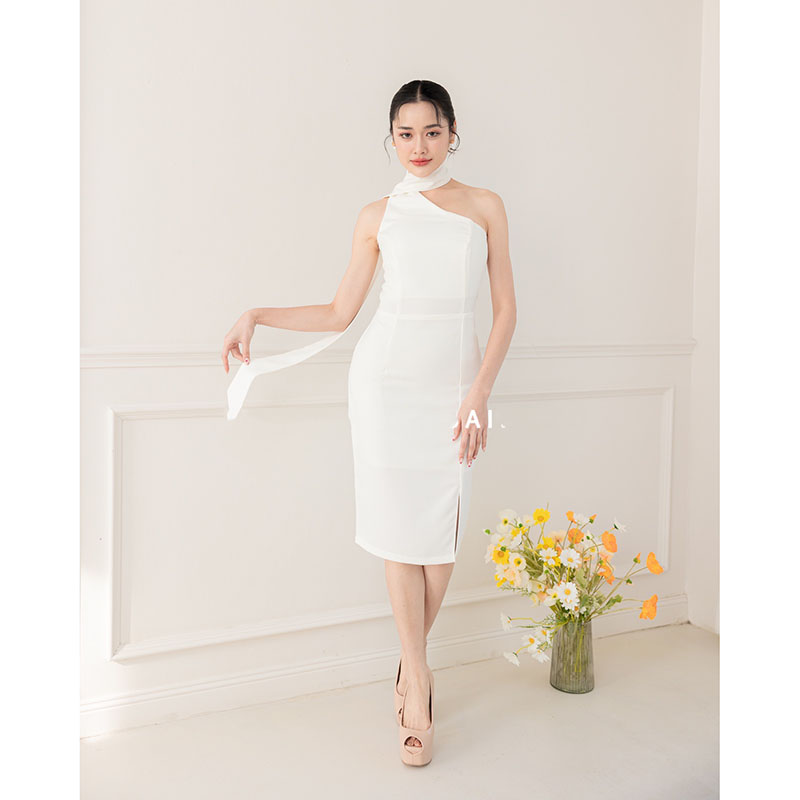 kudapy เดรสสั้นสีน้ำตาลอิฐ/สีเขียว/สีกรม/สีขาว เดรสเปิดไหล่ใส่ออกงาน เฟี้ยสๆ เรียบ หรู ดูแพง