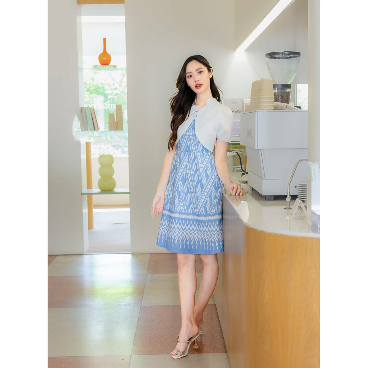 kudapy เดรสสั้นสีฟ้า ผ้าลายไทยกั๊กผ้าพื้น แขนสั้น ใส่ออกงานสวยดูดี