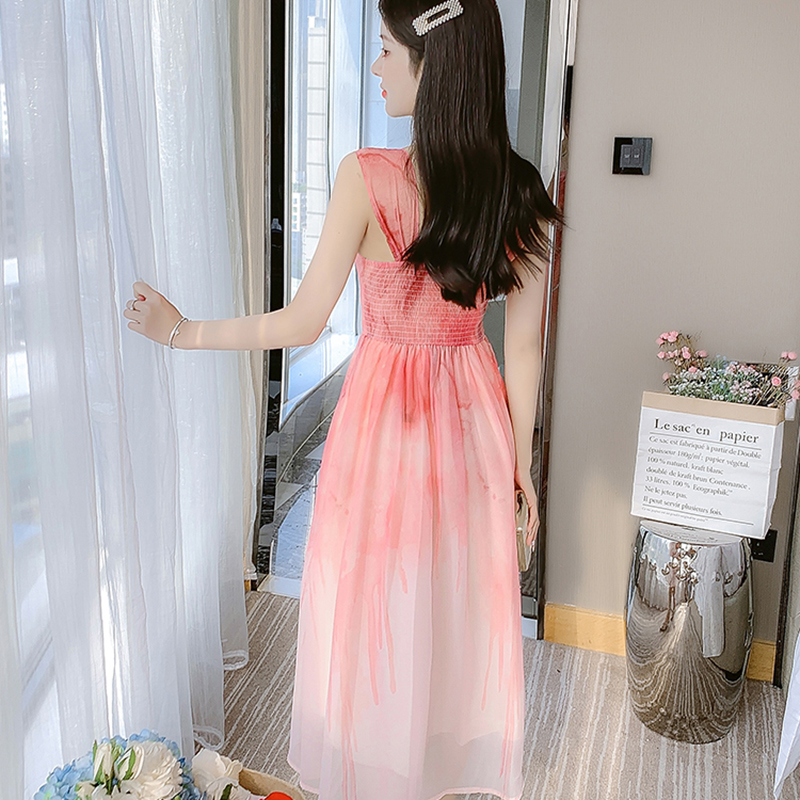 kudapy ชุดเดรสยาวแขนกุดสีชมพูอมแดง เดรสไล่สีแต่งกระดุมหน้า ทรงทิ้งตัวสวยหวานมากค่ะ